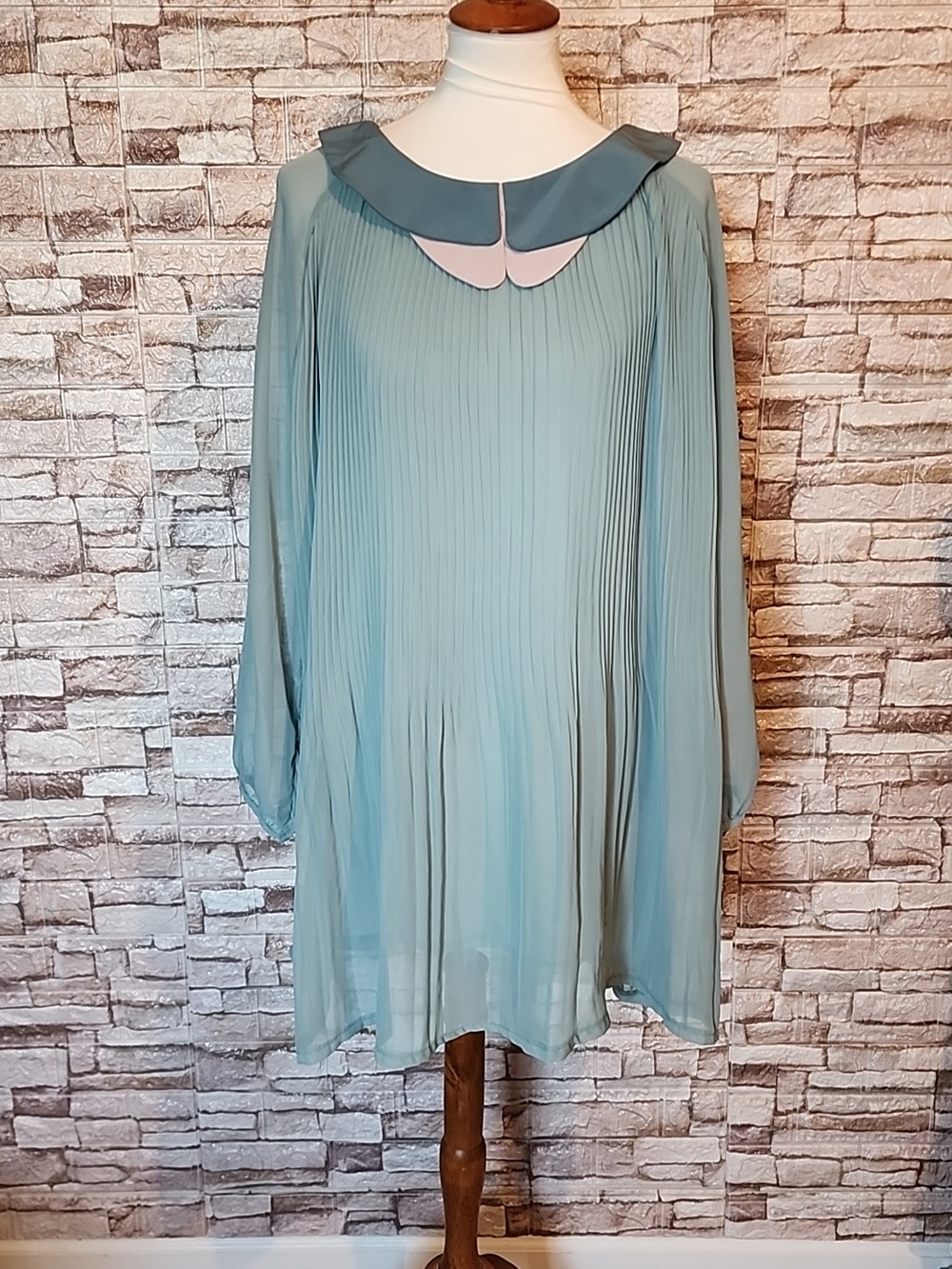 Mina UK Teal Pleated Dress with Light Pink & Green Collar Brand New